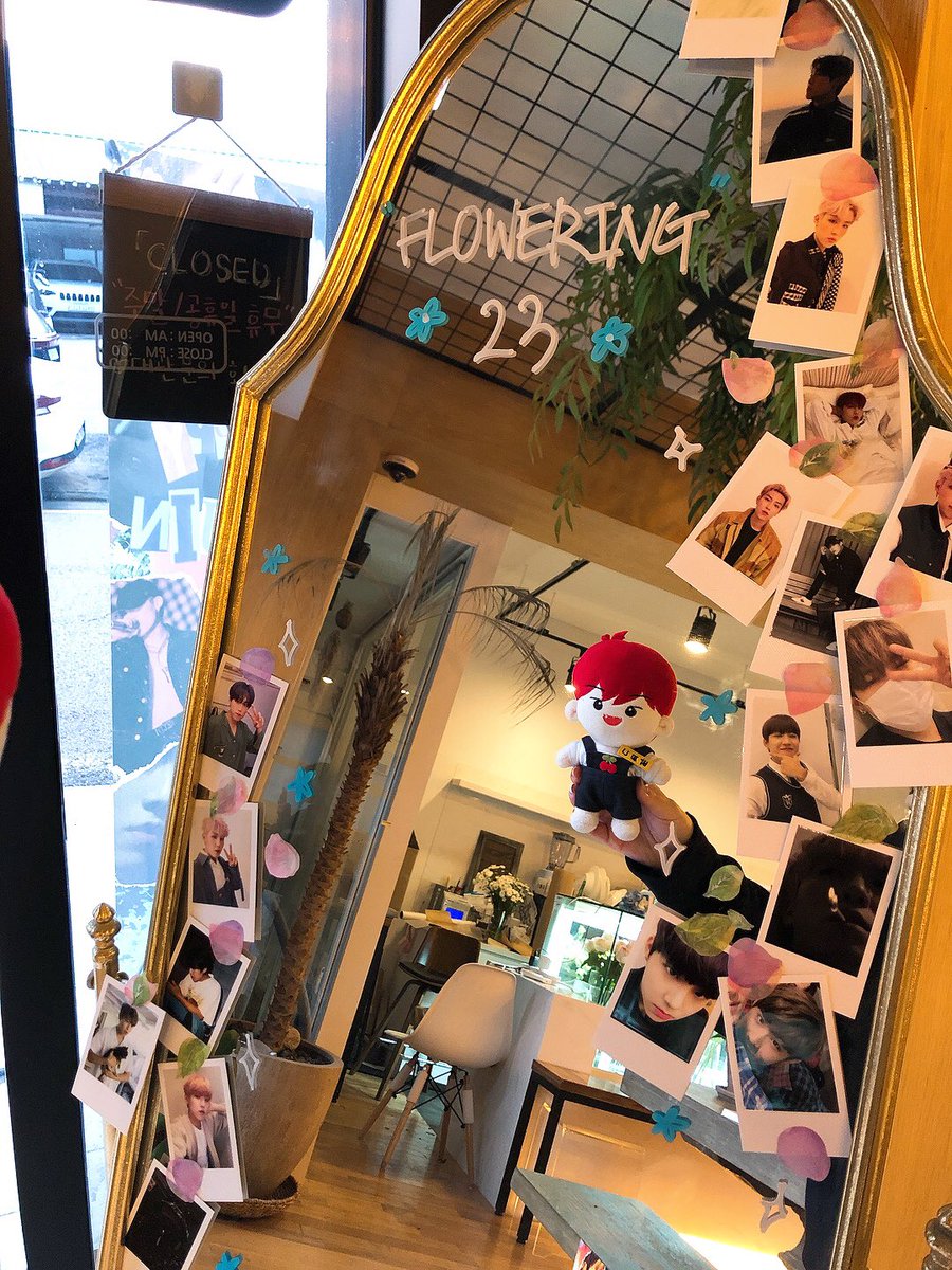 AllaboutWJ's tweet photo. @flowering23
생일당일에 꼭꼭가고싶었던 카페 꽃든😚
카페문을열자마자 꽃내음이 정말 확 - 느껴져서 기분이넘넘!! 좋아졌어요🌸🌺🌼
아니 어떻게울우진이노래로 ㅜ CD를만드실생각을 하셧어요...? 진짜넘넘대박적 ㅠ 잘들을게요 꼭❤️

#우진이의_만개한_스물셋
#flowering_23_WJ https://t.co/XVewieXJVx