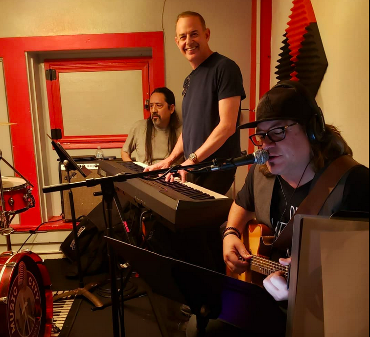 BluMoonGypsies's tweet photo. #Aboutlastnight
Look who popped into our rehearsal last night at #studio100? Ray Uribes on bass! SO fun playing with you again &amp; getting caught up after all these years! Thank you!
#allaboutthatbass #sharingstories #bandsbacktogether #seemslikeyesterday
#bassplayer #livemusic https://t.co/rmqxSxdWhS
