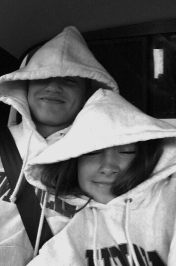 scarletmf_'s tweet photo. 🖤You will always Be the first man of My life🤍 https://t.co/ff7oupGQCR