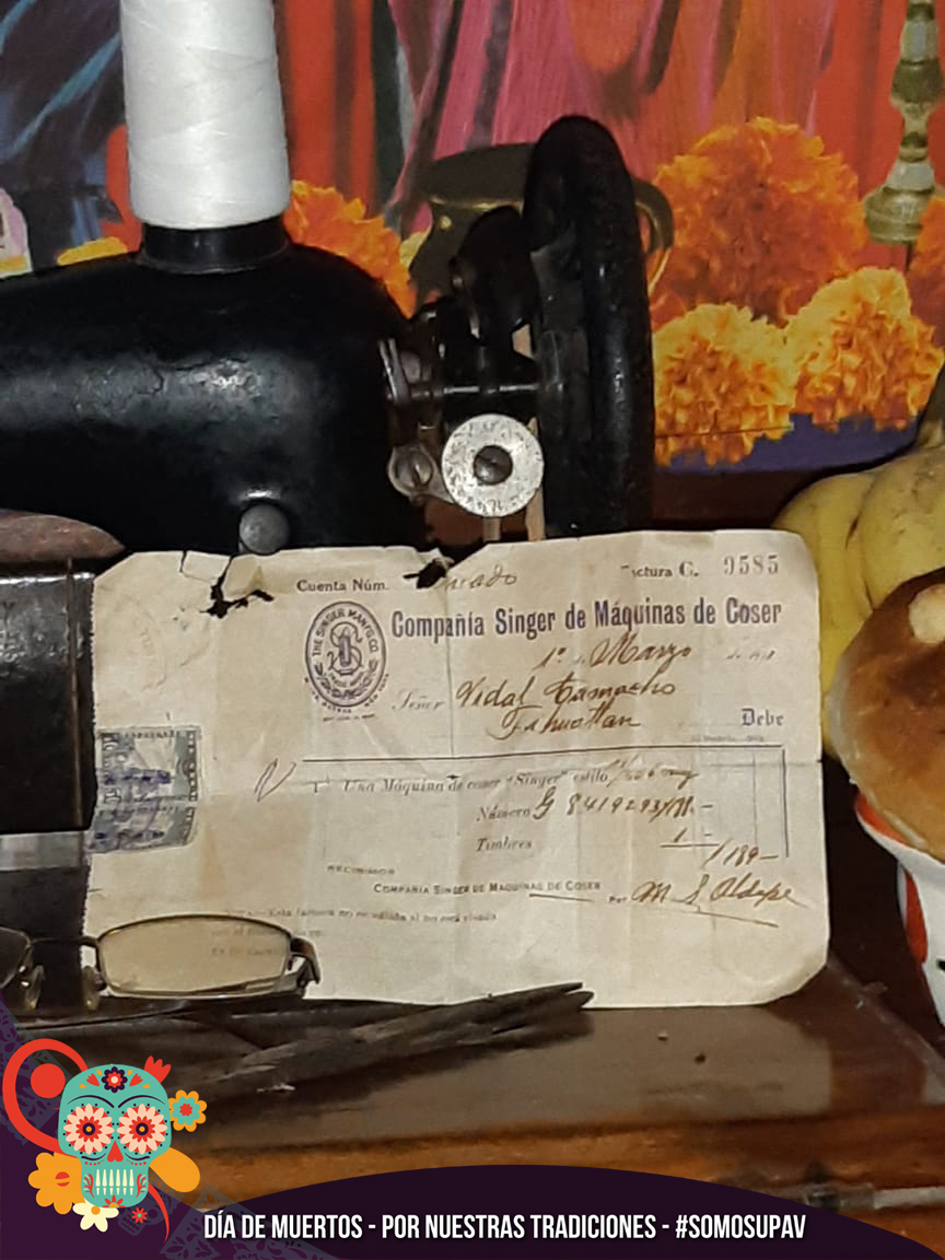 upav_edu's tweet photo. Con altares adornados en memoria de los que han partido, nuestros aprendientes y figuras solidarias conmemoraron el Día de Muertos, siempre orgullosas y orgullosos de nuestras tradiciones.🕯️💀🏵️
#SomosUPAV #OrgulloUPAV #PorNuestrasTradiciones #altares https://t.co/kJ7eLORhtR