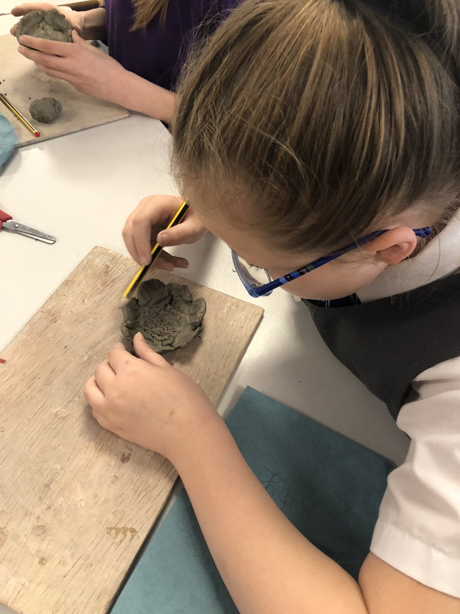 BirchwoodCE's tweet photo. What does remembrance mean to us? 💭 Year 6 have been remembering those who sacrificed their lives in WW1 and WW2. They have been making their own poppies out of clay. We can’t wait to paint them next week! #bcepspshe #bcepsart https://t.co/tmKckZopSt