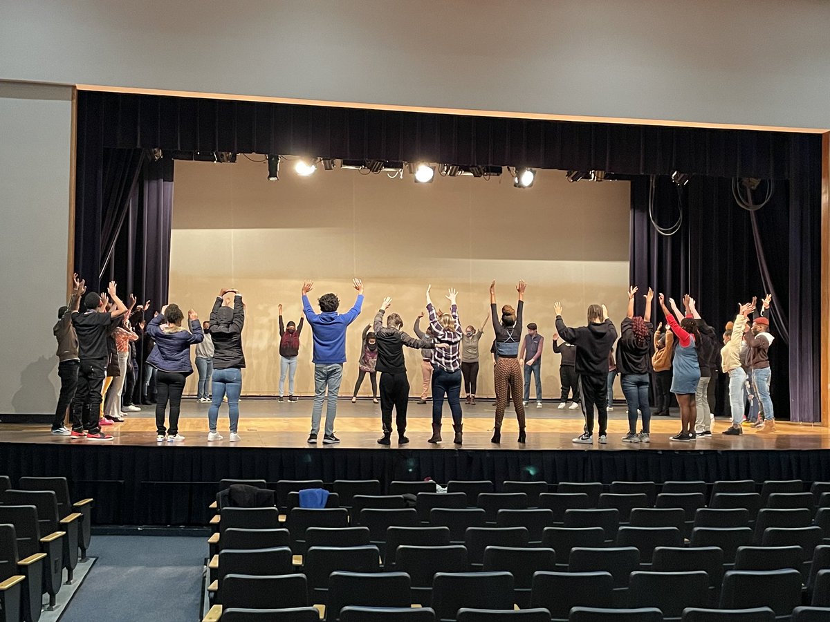 These talented students from <a href="/HMC1Proud/">Hickman Mills C-1 School District</a> <a href="/CenterSD/">Center 58 Schools</a> <a href="/GrandviewCSD4/">Grandview C-4 School District</a> working alongside <a href="/Brtkc_ARTS/">BRTKC</a> teaching artists as part of the monthly covering of the SKC Performing Arts Academy! What an awesome #RealWorldLearningKC experience. <a href="/Kelly_J_Michale/">Kelly Michale</a> @ruskinprincipal
