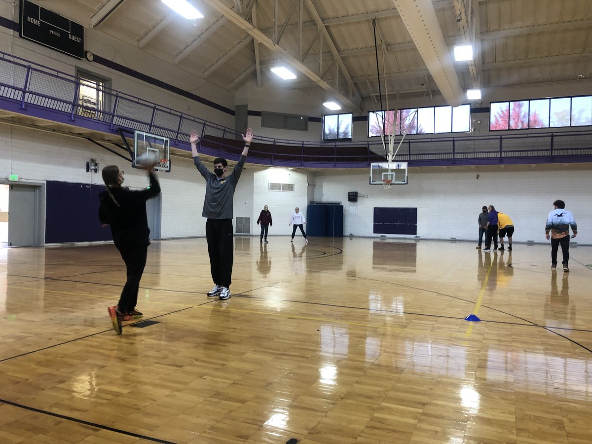 Olivet_PE's tweet photo. This week, PHED 385 students completed their sequential instruction. They were assessed on teaching sport skills in the appropriate sequence. https://t.co/c4qNTTC3k9