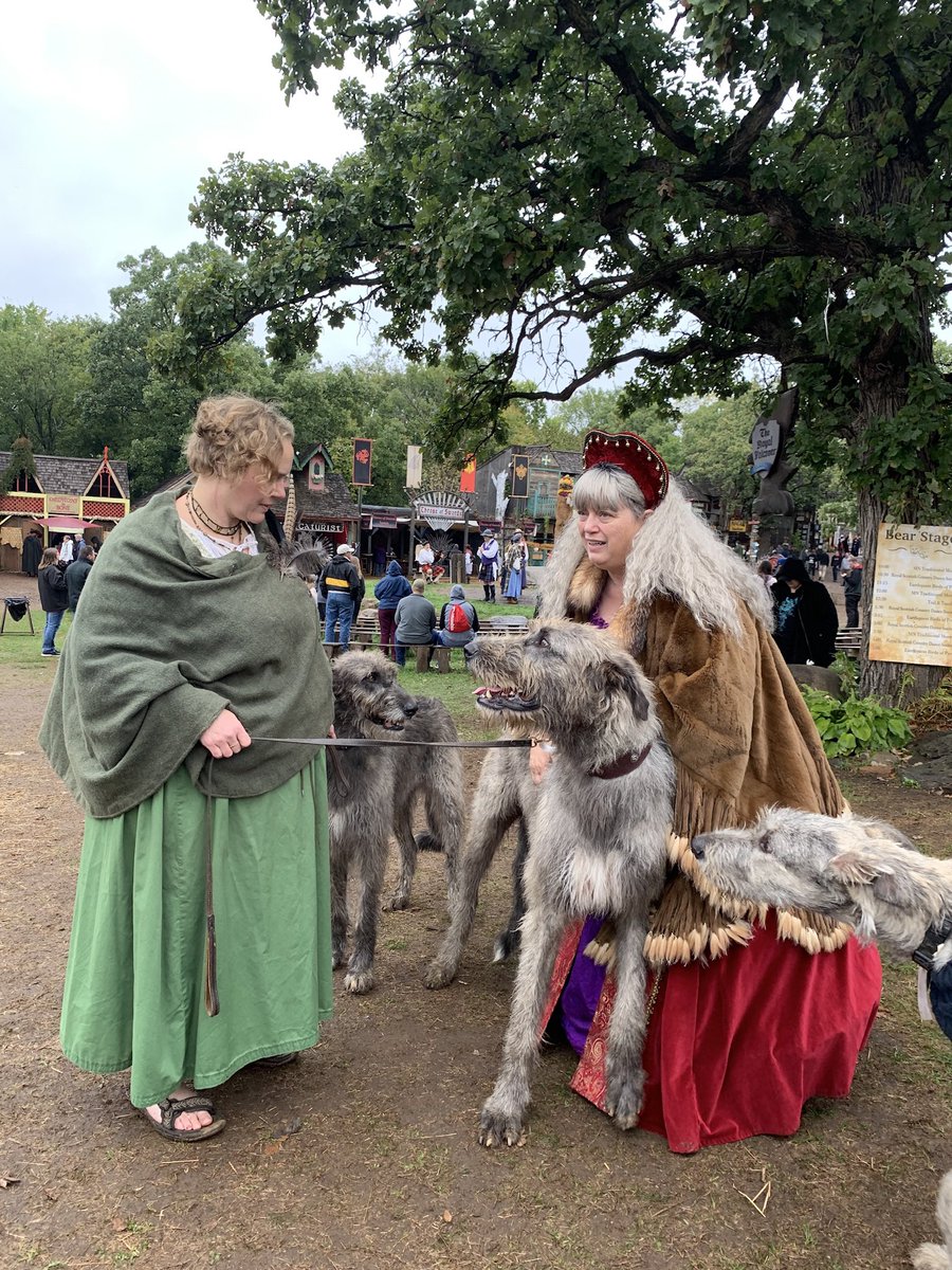 thingsiwander's tweet photo. @1a #1a #renaissance Huzzah! Working and playing at fairs for 25 years! https://t.co/gtgbCH38SU