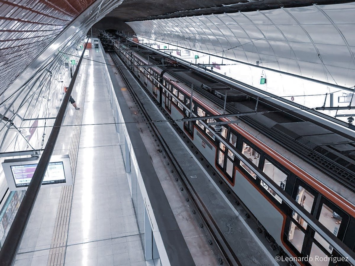 r_ventosa's tweet photo. Cuarto cumpleaños de la línea 6 del metro de Santiago (Chile), automática, de las + modernas de América. Debida, en su mayor parte, a la Marca España: #CAF #OHL OSSA @ferrovial_es @IdomGroup SENER #Geocontrol Terratest @Abengoa SICE...
#EspañolasPorAhí @BrandSpain
📷Nico Saieh/LR https://t.co/cvnCaLUGGq