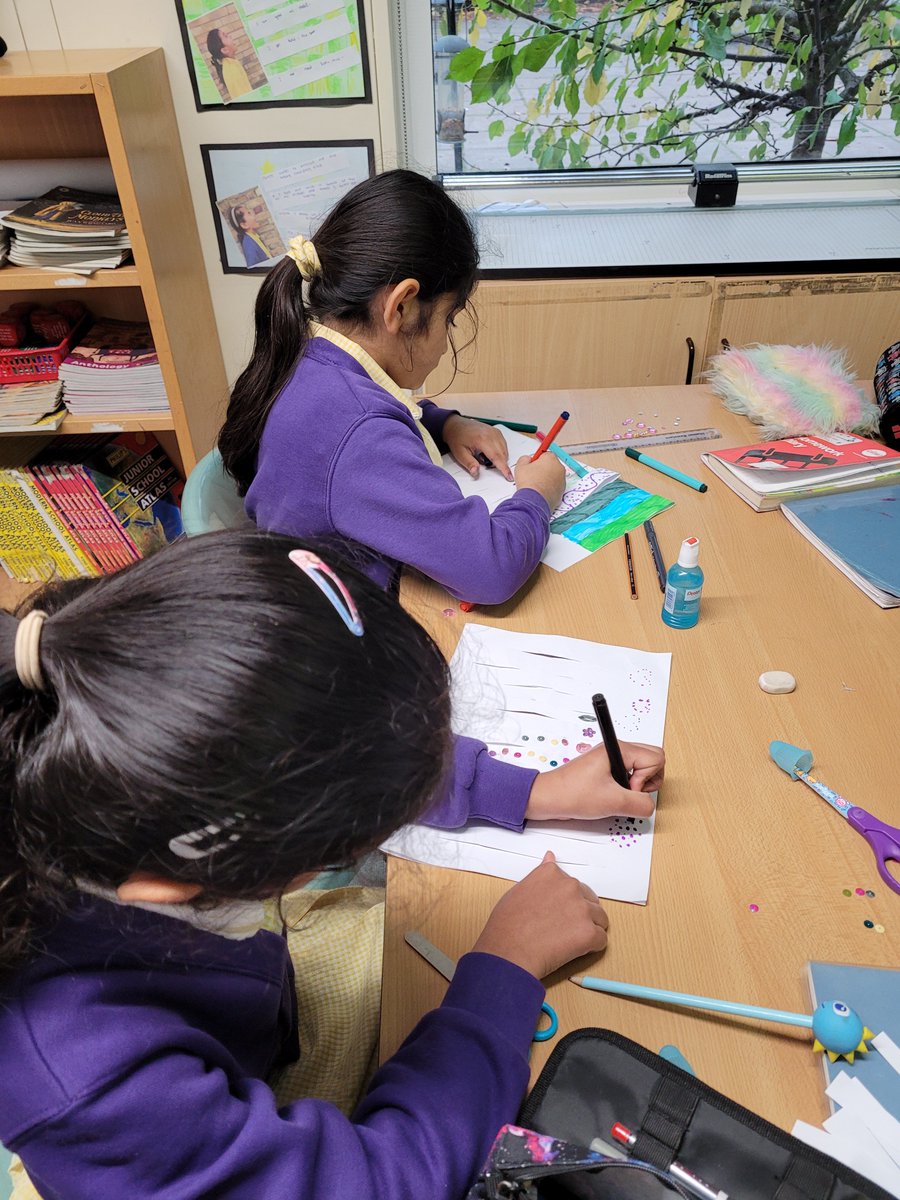 MrsgreenLHS's tweet photo. Palm class made Diva lamps in RE today as we are learning about the Hindu festival of light known as Diwali @HeadLHS @MissAliLHS @MissBurrellLHS @MissBanksLHS @LHS_Watford https://t.co/Eif1dGU5nl