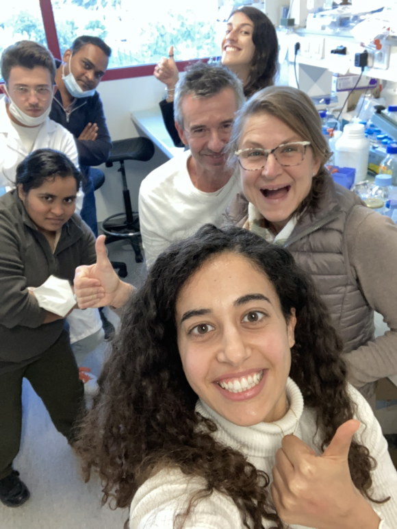 The team getting ready for #MiFoBio2021 <a href="/GDR_ImaBio/">GDR ImaBio</a>. Discard the ones whom attend from the others on the photo.