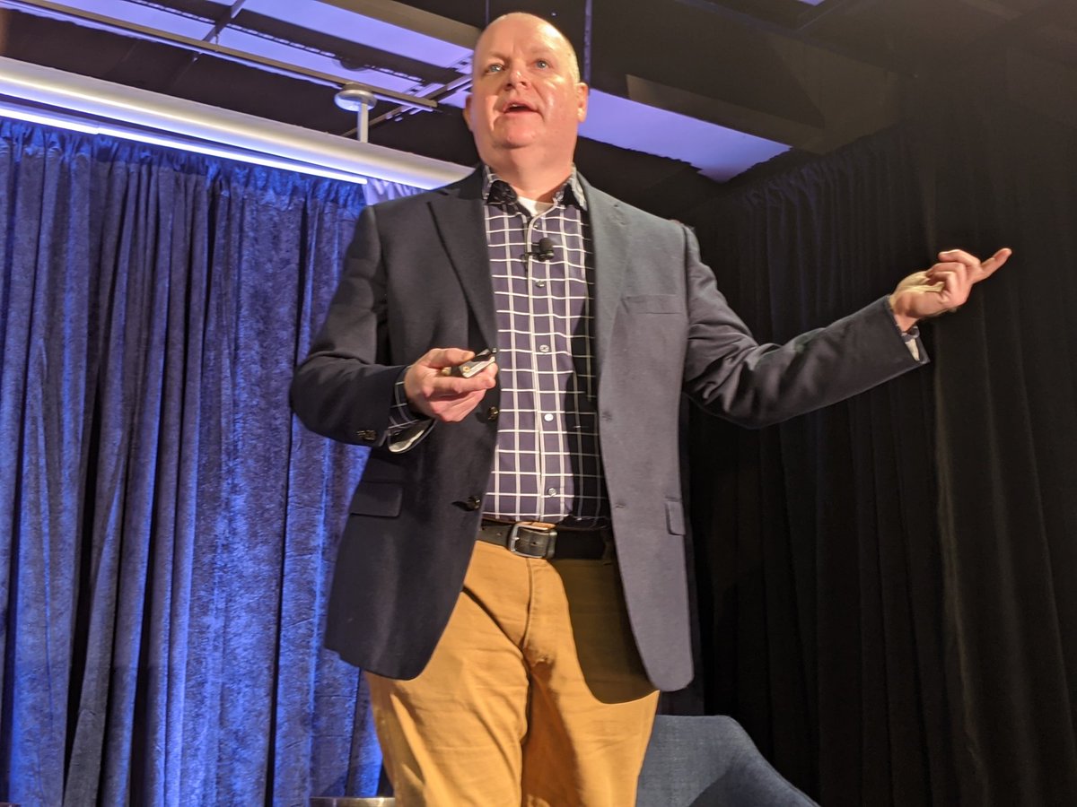 LippmanConnects's tweet photo. Leading architect of exhibit halls says the future will bring a greater variety of flexible spaces. #ECEF2021 https://t.co/hE4ZV8VAoJ
