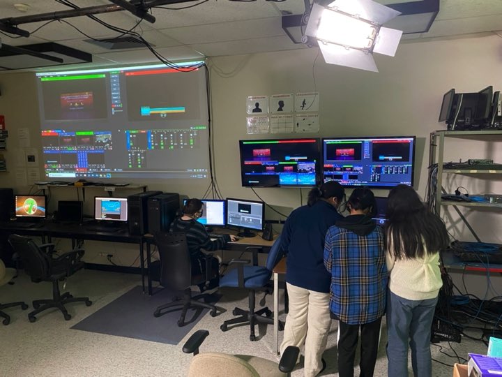 Last minute configurations in Studio 2 while getting ready to broadcast The 2021 Diwali Mela. @7OaksSchoolDiv <a href="/Maples1330/">Maples Collegiate</a> <a href="/GC_Gophers/">GC Collegiate</a> <a href="/wkc101/">WKC</a>