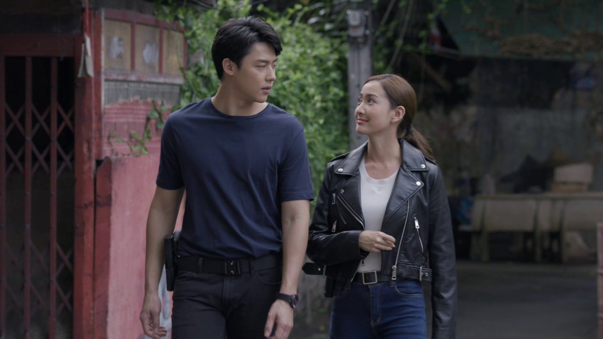 supapant's tweet image. EP นี้คือมาครบทุกรูปแบบเลย เปิดมาด้วยรอมคอมดูไปยิ้มไปกับความเสียอาการแอบรักมันล้นอกของคุณสารวัตร กลางๆอีพีบู๊สนั่น ต่อด้วยดราม่าอีน้องบ้าผู้ชาย ปิดท้ายด้วยลุ้นระทึกมิชชั่นอิมพอสซิเบิ้ล เอาล่ะจ้ะเชื่อแระว่าเรื่องนี้ไว้ใจใครไม่ได้จริงๆ #เกมล่าทรชนep2