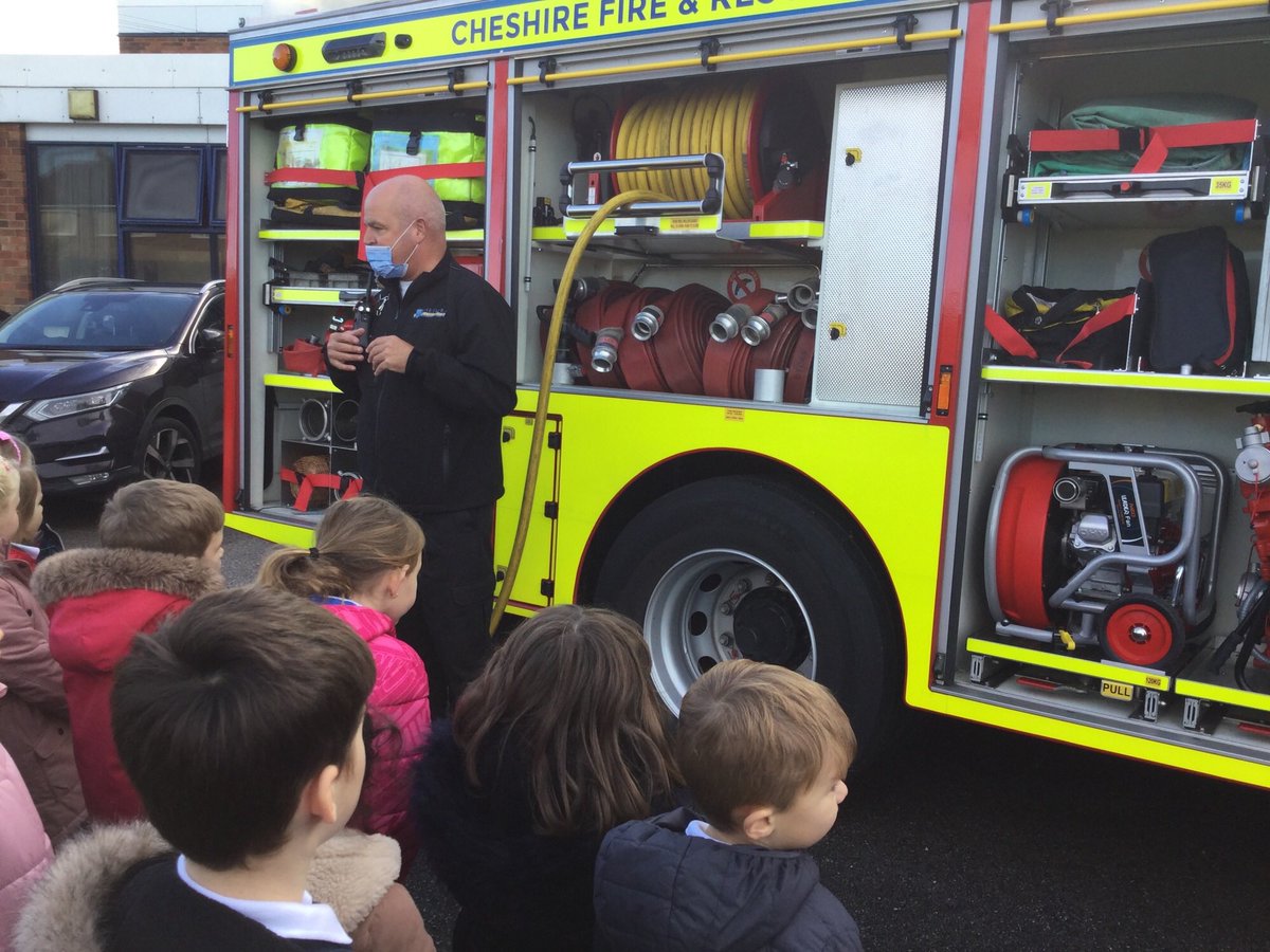 UptonWestleasch's tweet photo. A huge thank you to @ChesterFireStn for their visit to #WestleaWillowY1 and #WestleaAshY2! We talked about the Great Fire of London, how to stay safe in bonfire night and had a tour of the fire engine! #WestleaHistory https://t.co/sI3w33bJaN