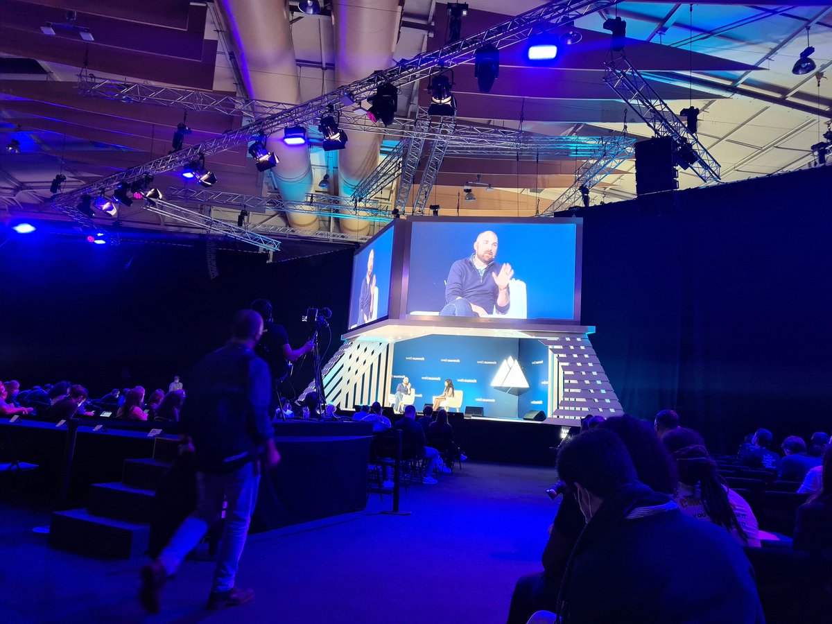 fgmesones's tweet photo. At #WebSummit in Lisbon! Almost all looks back to normal. I see a lot of  energy after all these months. https://t.co/u4xlq4RQfH