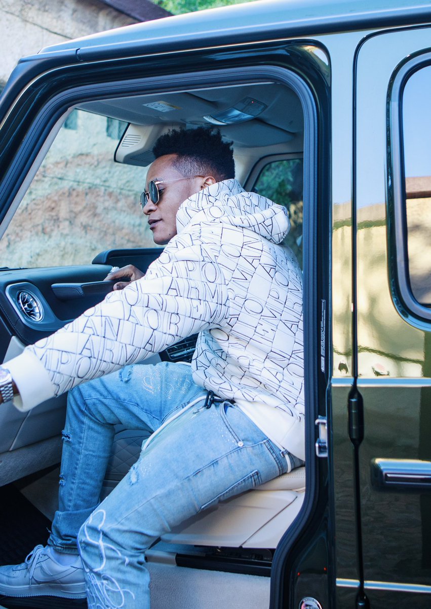 officialinnossb's tweet photo. F o c u s 🎹🎸🥁🎤 #FreshBoy #Griffes #AlbumMode #innoss https://t.co/xxQ9YsnzO5