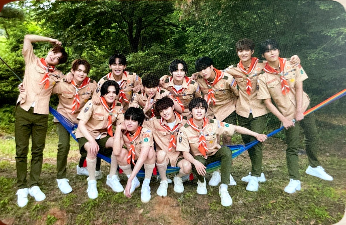 limerence75's tweet image. Let's walk, hold both our hands tightly. So this feeling will never end. 💎
#TREASURE 
@ygtreasuremaker @yg_treasure_jp @treasuremembers