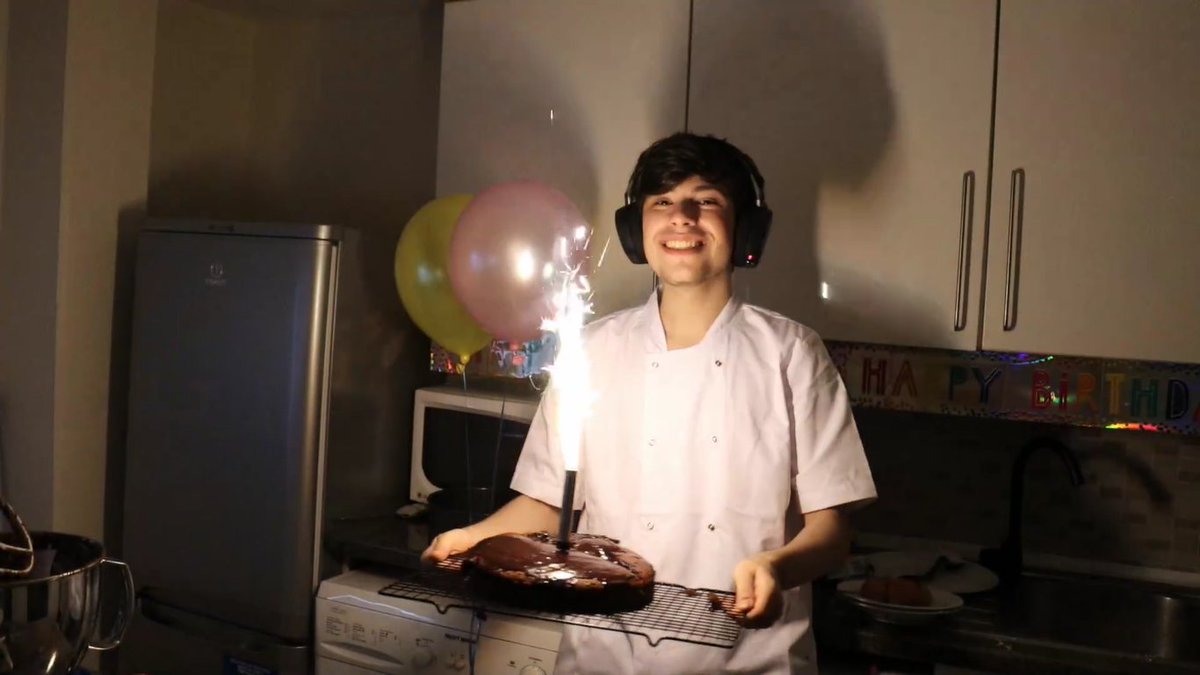 dteamhood's tweet photo. And The CAKE is READYY!! ๐ฅฎ๐ฅฎ
#georgebakingstream https://t.co/xURgggRLcC