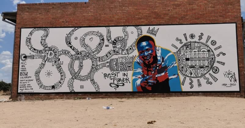 powerfmzimbabwe's tweet photo. A mural was painted in Bulawayo in memory of Cal_Vin.
#LonglivetheVin
#datLuveveBoy
#bebengakholwa  
@CaliGrph 
@skeyiandstrobo 
@blackorwhiteartzw 
@SandraNdebele 
@AmanyMuzik
@baobab_media
@ali_shotit https://t.co/GOJX8uOyR4