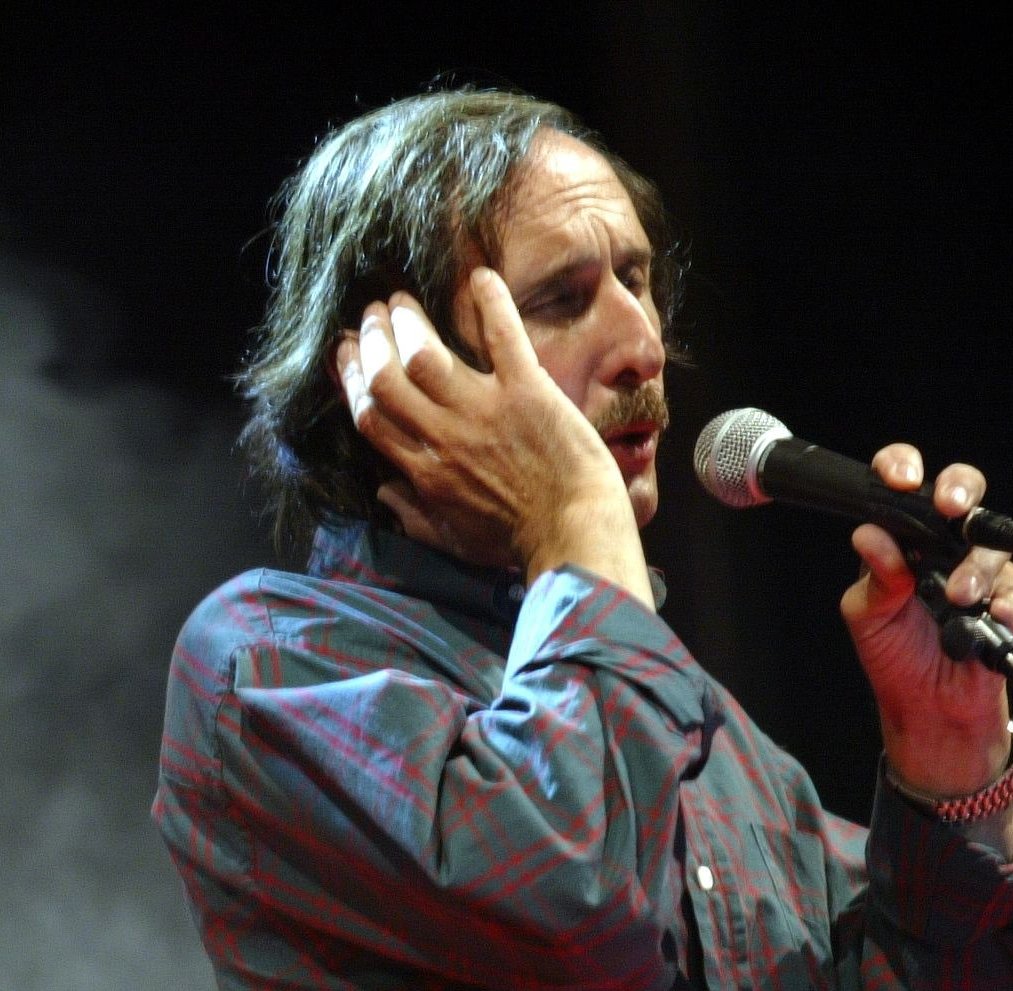 FTViaStella's tweet photo. Pour le 1er numéro d'Aldimusica, la nouvelle"musicale" de ViaStella, ce samedi à 20h45, Francine Massiani rend hommage à Petru Guelfucci. 
En compagnie de musiciens, de chanteurs et d'amis, elle retrace en images et en chansons le parcours d'une des plus belles voix de Corse... https://t.co/rS0QO9zbd6