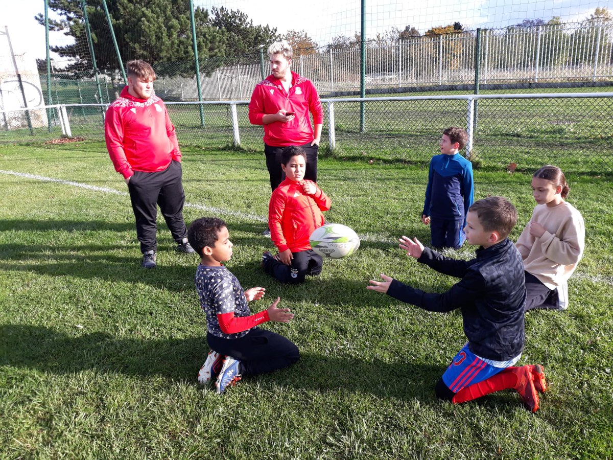 ESSRugby's tweet photo. Après un petit break l'école de rugby reprend par un stage !  

On remercie le service des sports de la @VilledeStains pour l'ouverture des installations pendant les vacances scolaires. https://t.co/IOxNbqxn2R