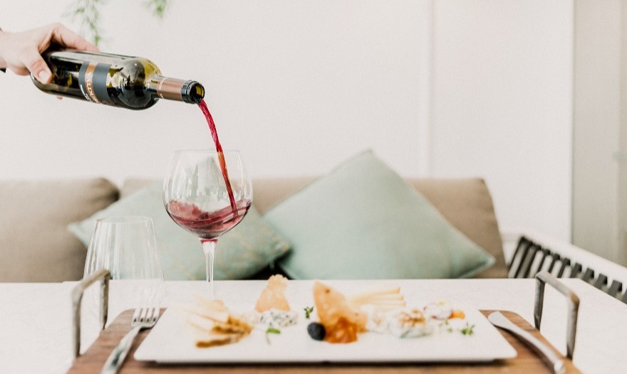 Melia__Sevilla's tweet photo. Hay dúos gastronómicos infalibles para disfrutar en cualquier momento del día, solos o en compañía, pero siempre en #QuimeraRestaurant 🍷🧀
📞628 65 04 57
#MeliaSevilla #MeliaHotels #Sevilla https://t.co/ZW7JXg6Liz