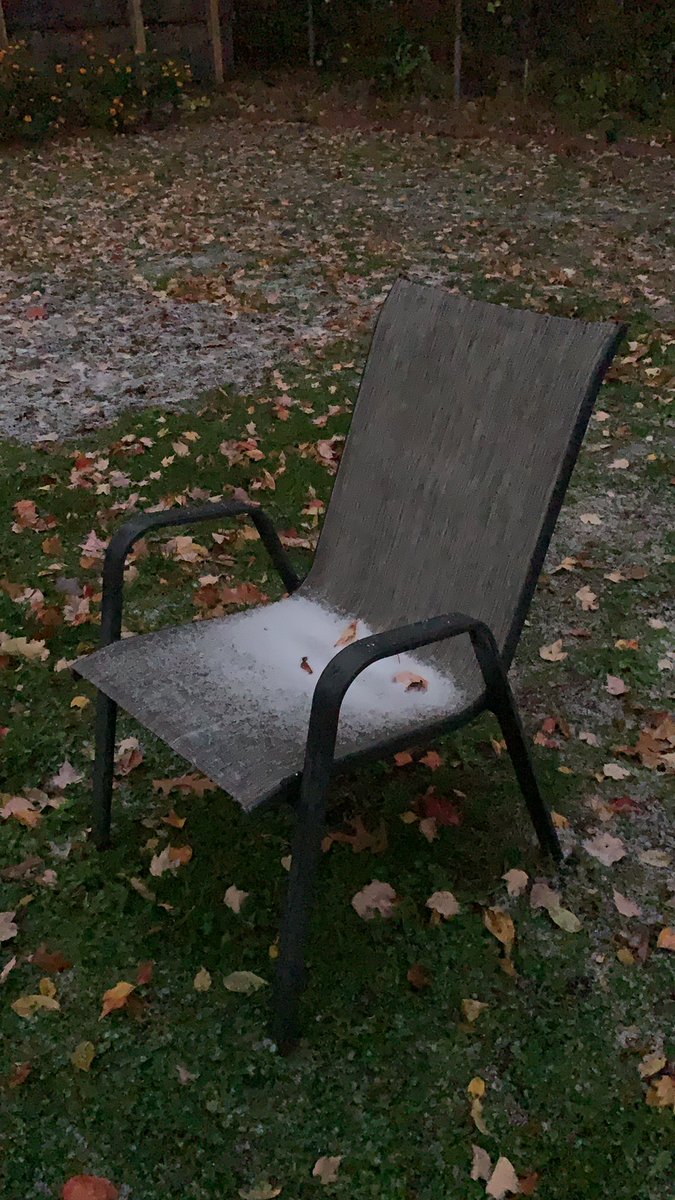 metallidan's tweet photo. We got graupel right now in #winooski #vtvx https://t.co/B4Zr5i2YmJ