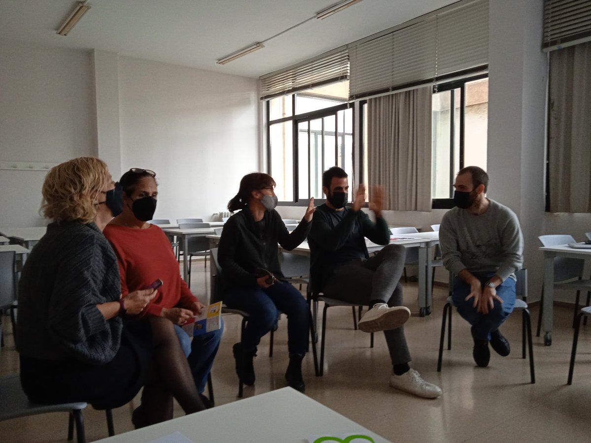 JornetNuria's tweet photo. Taller de creació participativa per a la incorporació de la perspectiva de gènere i LGTBI+ a la docència. Projecte #GENDIMS @FIMA_UB @mj_masanet @jjbotev https://t.co/ovCp1EDVw7
