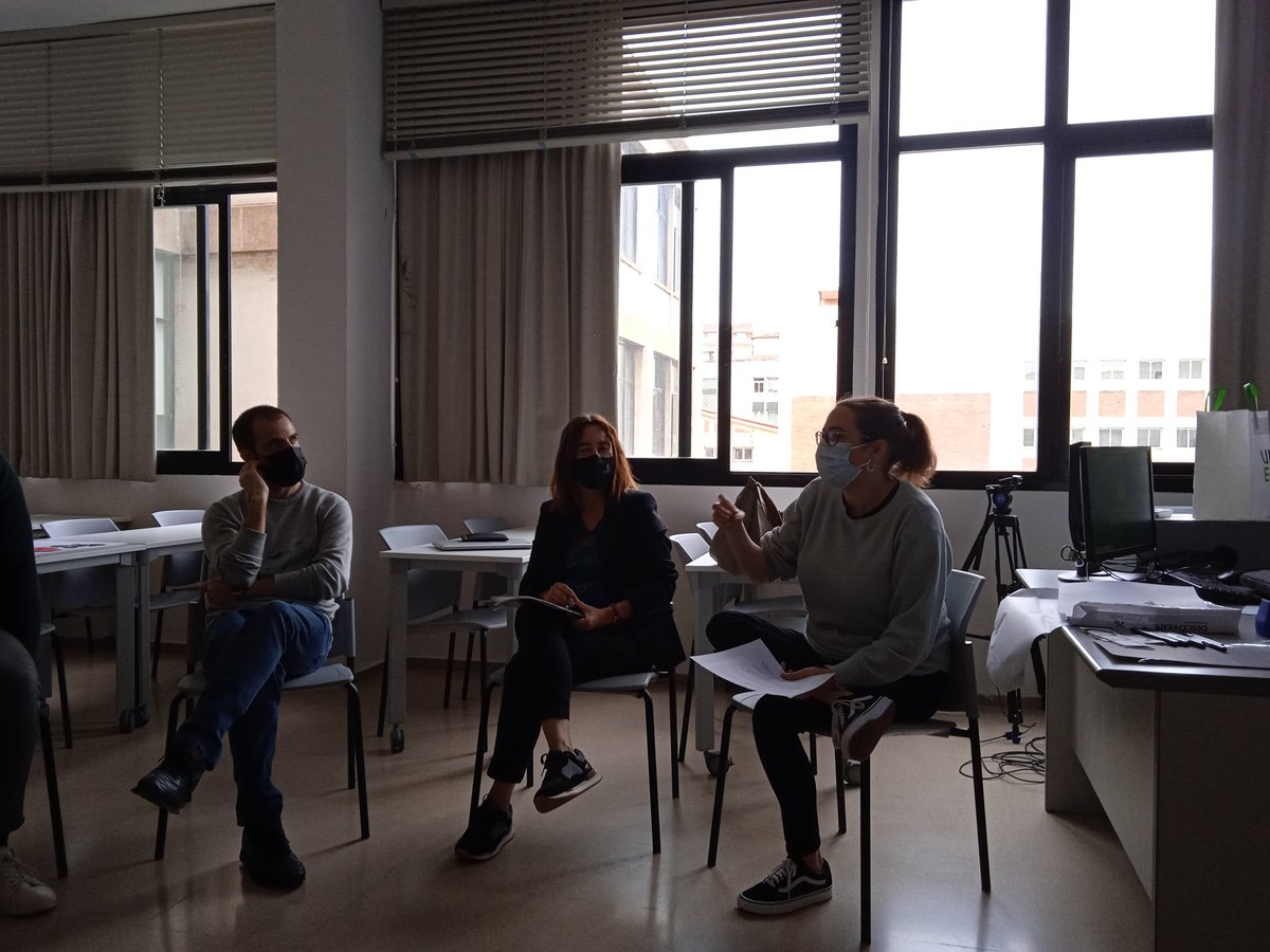 JornetNuria's tweet photo. Taller de creació participativa per a la incorporació de la perspectiva de gènere i LGTBI+ a la docència. Projecte #GENDIMS @FIMA_UB @mj_masanet @jjbotev https://t.co/ovCp1EDVw7