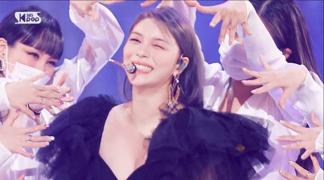 AilenRini's tweet photo. 아 언닝 사람 아니지
너무 이쁘자나💜 나 울어 엉엉😭 https://t.co/m73rDmOc5X