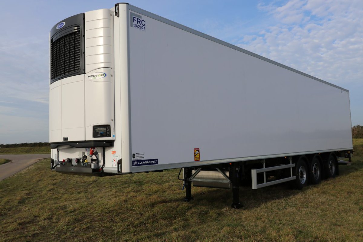 elenbaas_nl's tweet photo. Transportbedrijf Traveo Oudelande heeft een mooie aanwinst erbij. Wij hebben namelijk een Lamberet Heavy-Duty gestuurde oplegger mogen leveren. Deze is voorzien van Carrier 1550 en D`Hollandia laadklep. De foto's van dit project kun je hier bekijken: https://t.co/VfKSOxHbHS https://t.co/CpheOgKIsC