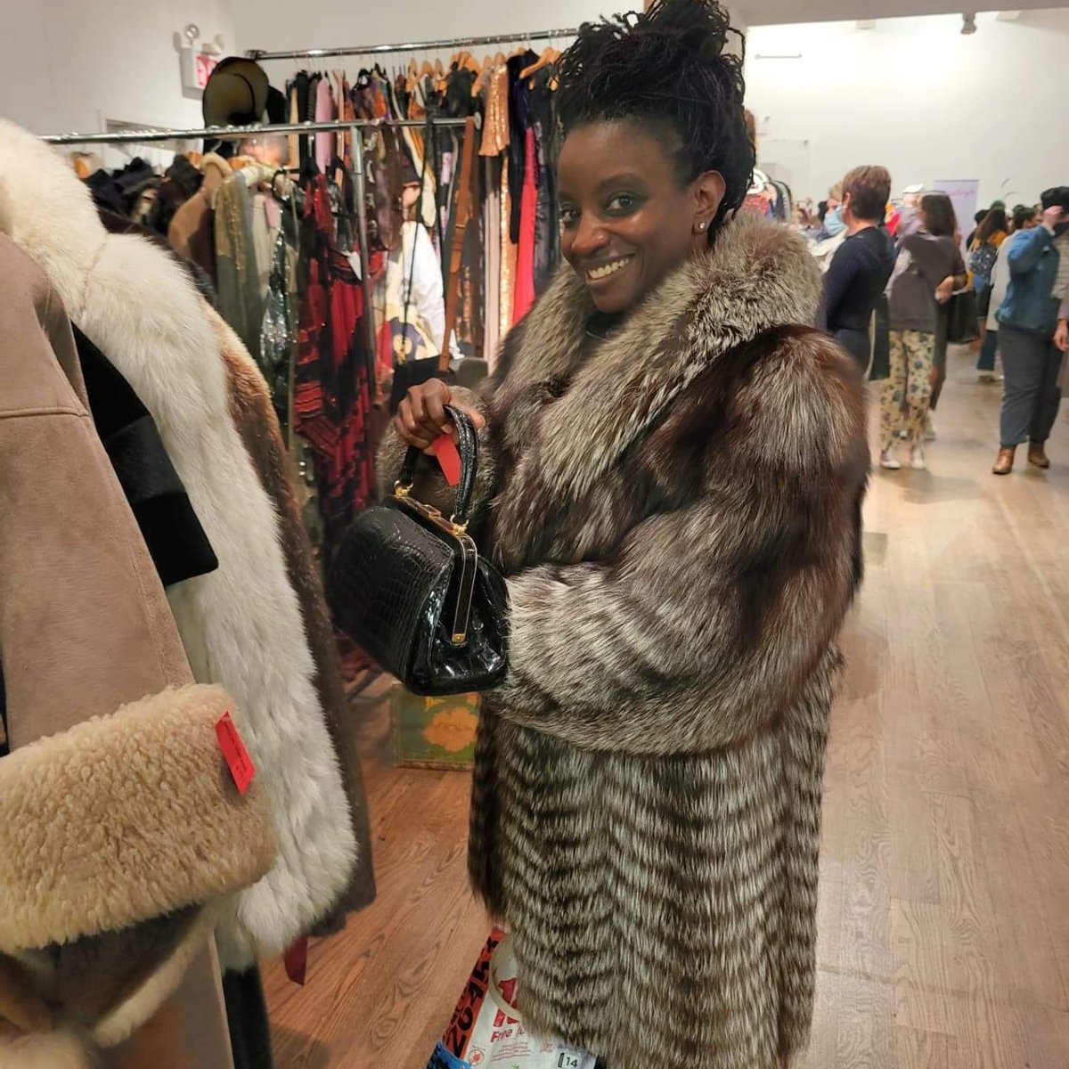 Modage_Style's tweet image. When your client looks stunning in this vintage fur at @thevintageshow #MODAGEStyle