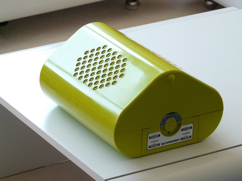 3CC0__'s tweet photo. 1970s Schneider record player https://t.co/Z4EPjbfpkJ