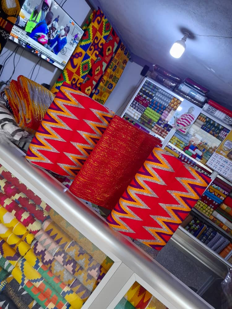 ObaaYaaChels's tweet photo. Dm me for your quality hand woven Kente at a cool price🤝 https://t.co/lKRjZdD1Xz