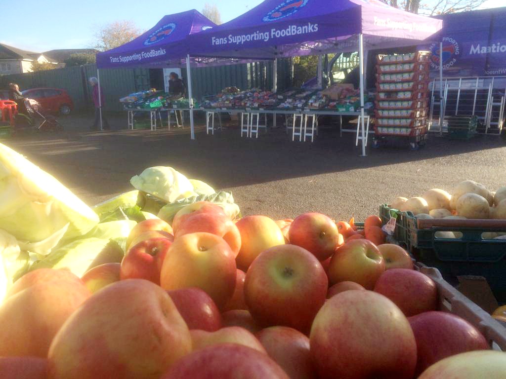 FANS SUPPORTING FOODBANKS #RightToFood tweet media