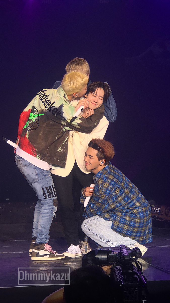 HOONYLQ's tweet photo. i miss this https://t.co/2azCyexbIh