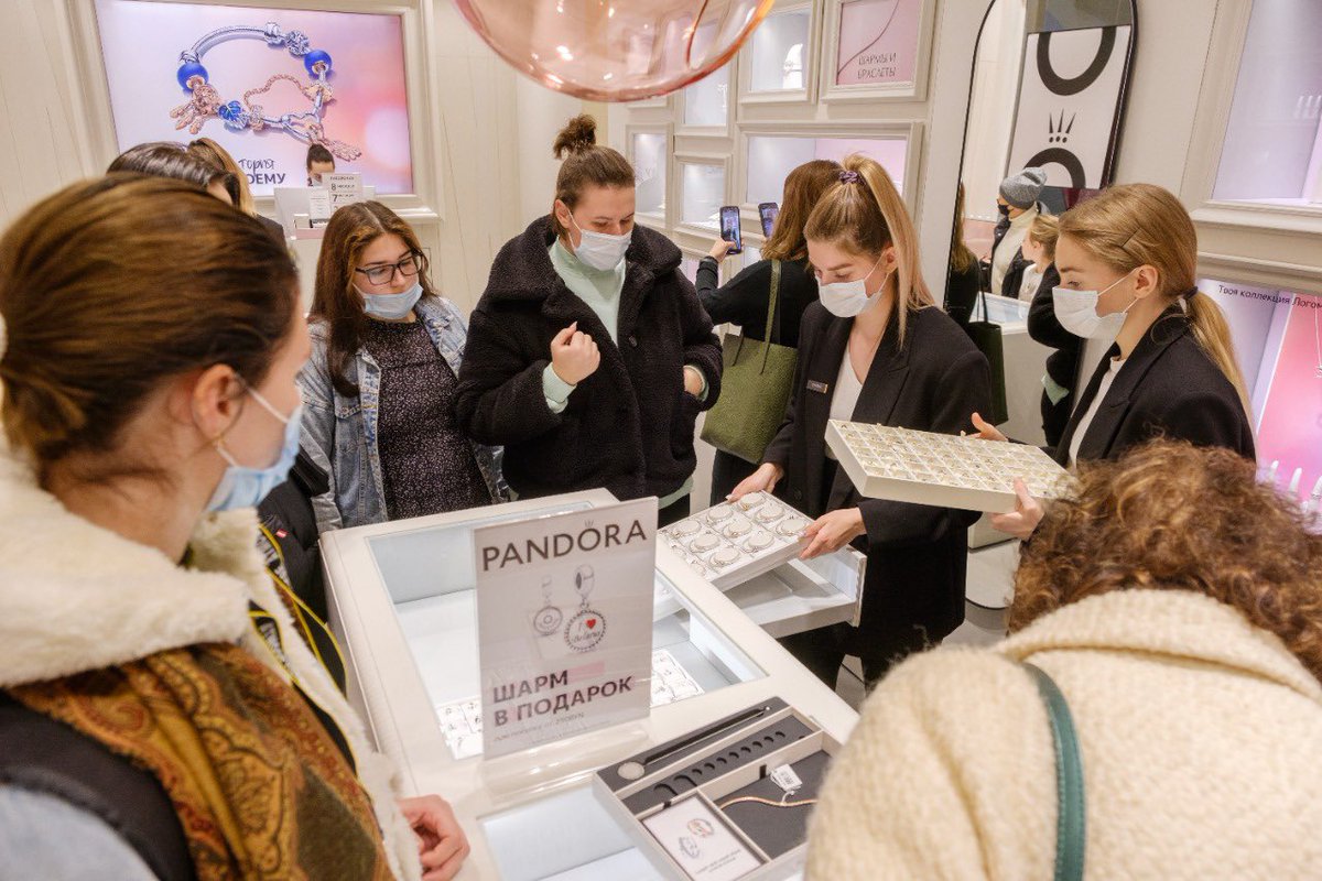 GalaxyGroupAM's tweet photo. In the city of Grodno, which is a cultural and industrial center, a new TI’ME and Pandora brand store has been opened, thus enhancing the presence of the Galaxy Group in Belarus, far from the capital Minsk, in a city bordering Poland and Lithuania.
#GroupGLXY https://t.co/jH5E7qqoUF