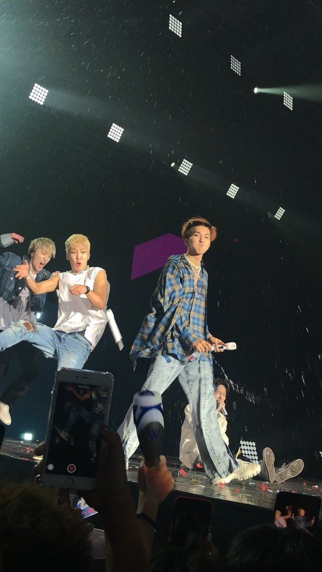 HOONYLQ's tweet photo. i miss this https://t.co/2azCyexbIh