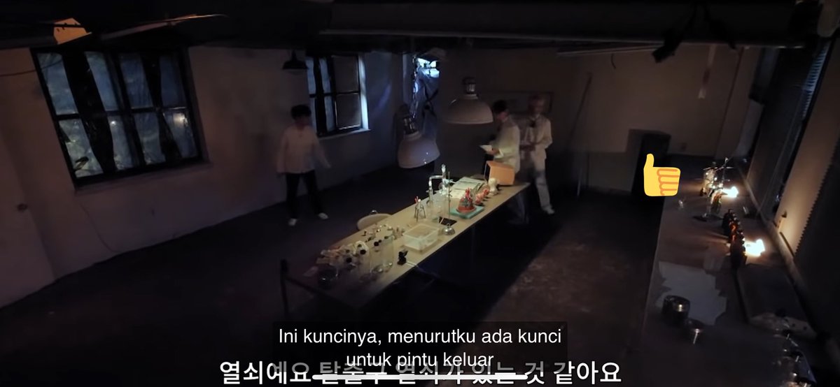 ceritatehfidy's tweet photo. Ini sesi terakhir DK &amp; Jeonghan, mereka lepasin Siyu saking polos nya (ga curiga), terus nenek2 toilet ngikut dan diem disana.
Sisanya sih biasa aja ya, soalnya lab ini pas bagian mereka ya ga ada yg menyeramkan https://t.co/5uhhcBNcKf