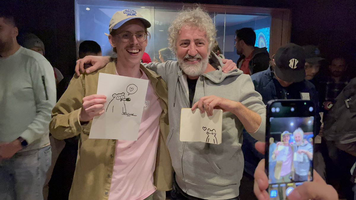 moeinteractive's tweet photo. Such an awesome moment last night between @polarbearsnft and @coolcatsnft at @ARTZisArtsy #nfthypebeast ❤️🙌🏼 #nft #friendship #NFTNYC #CoolCatsNFT #CoolCats https://t.co/LWOv9JIGj2
