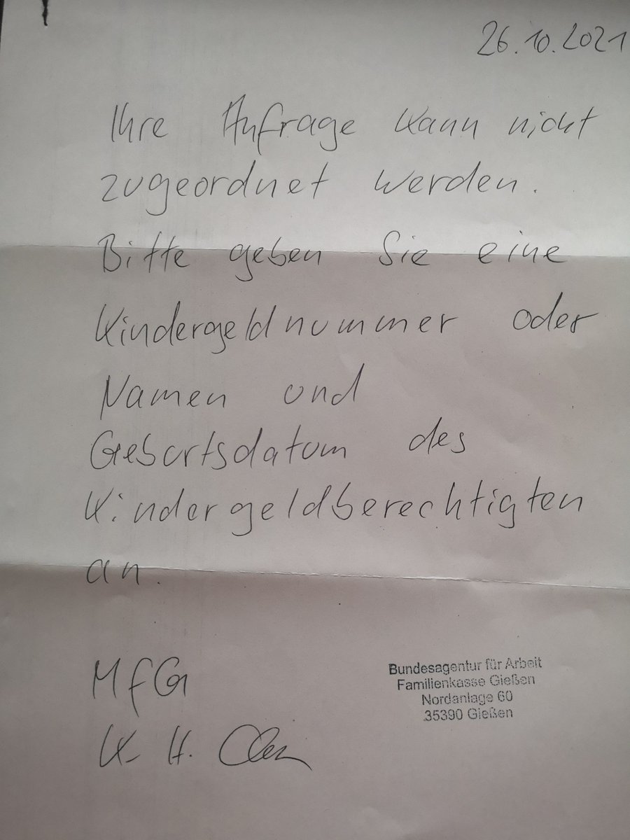 Struppfried's tweet photo. Habe der Familienkasse eine E-Mail geschrieben mit 3 Formularen/Bescheinigungen im Anhang. 

Heute habe ich meine E-Mail inkl. Anhänge ausgedruckt per Brief mit dieser handschriftlichen Notiz zurückbekommen 🤦🏻‍♂️

#behördenwahnsinn #behörden #familienkasse #Umwelt #Digitalisierung https://t.co/GEaGvtoM4c