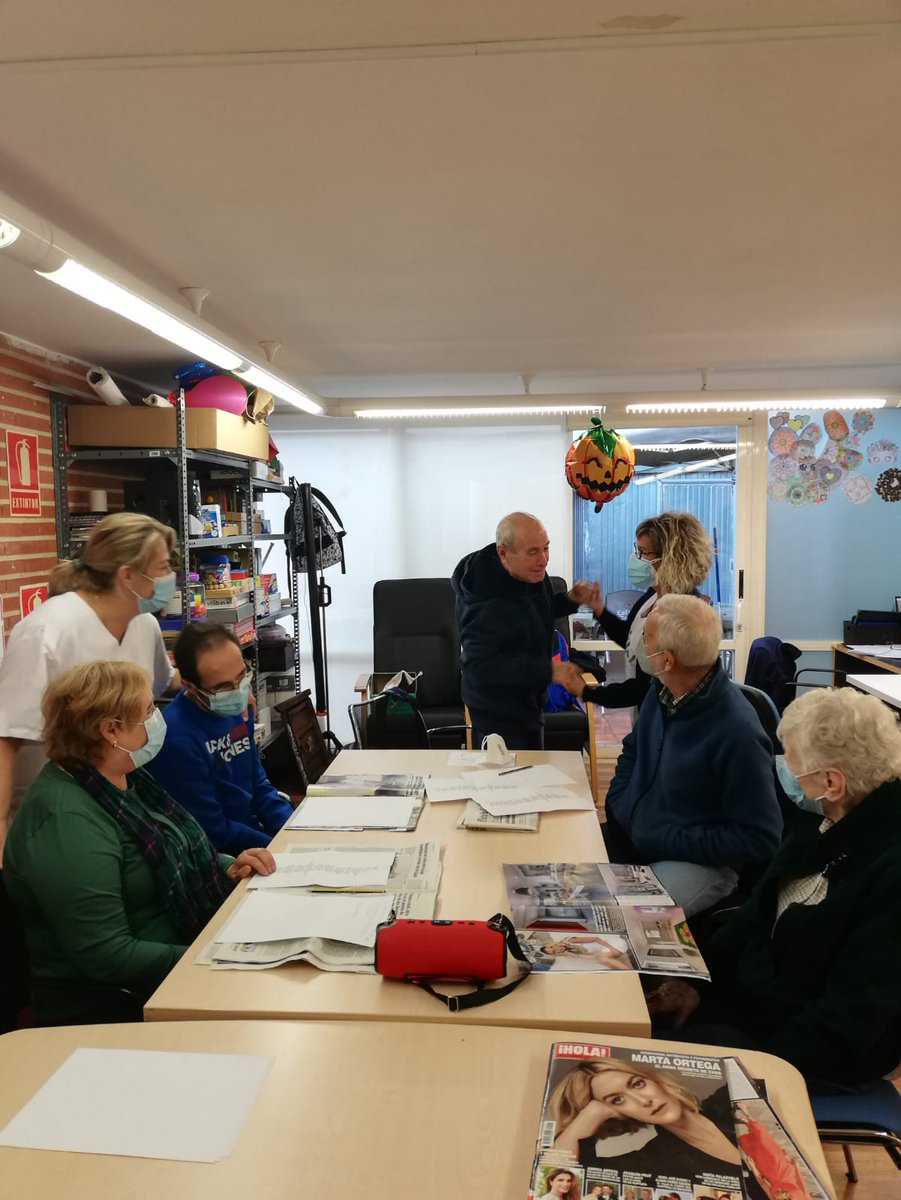 ¡Ya han finalizado los talleres de ExpresArte, realizados con <a href="/aspaym_cyl/">ASPAYM Castilla y León</a>  y la <a href="/Dip_Va/">Diputación de Valladolid</a> en los que nuestros usuarios han trabajado la expresión artística y corporal! 💃🎭

Hemos trabajado dinámicas de danzaterapia, radio-improvisación y teatro de improvisación.