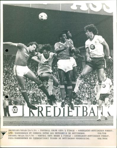 fussballgeekz's tweet photo. #Anderlecht beat #NottinghamForest 3-0 at #ParcAstrid to win the 1983/84 #UEFACup SF 3-2 on agg. In 1997, it was proven that Anderlecht president, Constant Vanden Stock, had paid #Spanish ref, Emilio Gurruceta Muro, 1.2 million Francs to throw the game in the #Belgians favour. https://t.co/hP5aH7wxYX