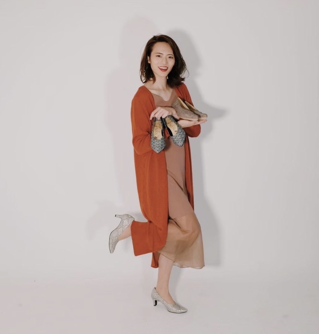 Frelsi_official's tweet photo. ���ぶんこれもダメかもしれない…とフレルシーのパンプスを試着されたところ
「ピッタリ！！」
「無理なく履けます！！」
「すごい！しっかりしていて安定感もある」
と喜んで頂けました☺️

サイズで困っている方に、フレルシーのパンプスを1人でも多く知っていただきたいです✨ https://t.co/Y74lRJiw3A