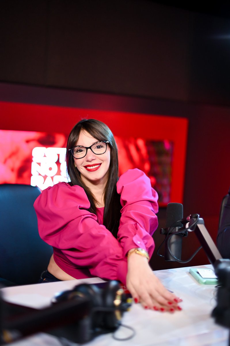 Hony Estrella descarta que algún día abra un OnlyFans. Sintoniza la 99.3 FM. 

#EstoNoEsRadio