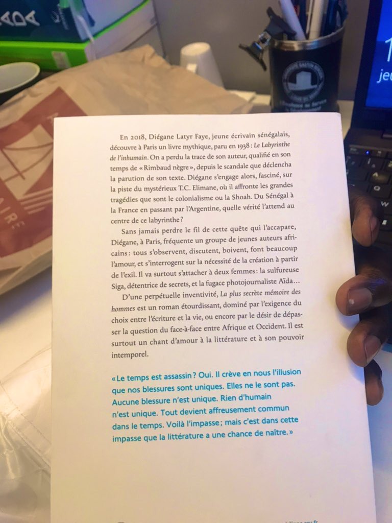 albadaradi's tweet photo. De grâce, rendez-vous en librairie et achetez « La Plus Secrète Mémoire des Hommes » et vous comprendrez aisément pourquoi tous ceux qui ont lu le roman étaient sûrs et certains que Mohamed Mbougar SARR allait gagné le #Goncourt2021 !

Ce livre est PAFAIT 😭
Go le relire 😍 https://t.co/7fUOcwmDyp