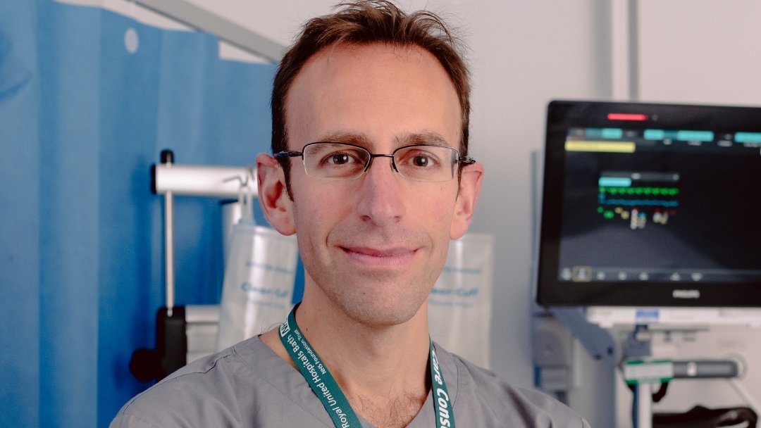 RUHBath's tweet photo. Dr Andy Georgiou, consultant in anaesthesia and intensive care medicine at the RUH, will be speaking at TedxBath’s event on 19 November about his experience of working in the hospital’s Intensive Care Unit at the height of the Covid pandemic

▶️ Read more: https://t.co/T6aaXDvMfx https://t.co/HmI2wcTbWA