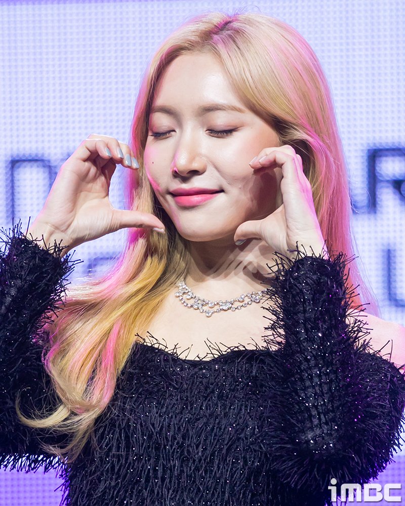 _soyeonpics's tweet photo. 💖 https://t.co/yTmnqBmyZ4