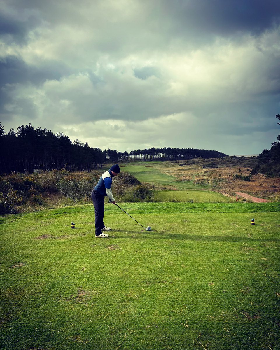 NickLofty's tweet photo. Great day @FormbyGolfClub yesterday with @Pkinnear123 🏌🏻♂️Some great golf played and the course was in very impressive condition ⛳️🌞 #Formby #GreatTest #LinksGolf https://t.co/RgsqDx19V0