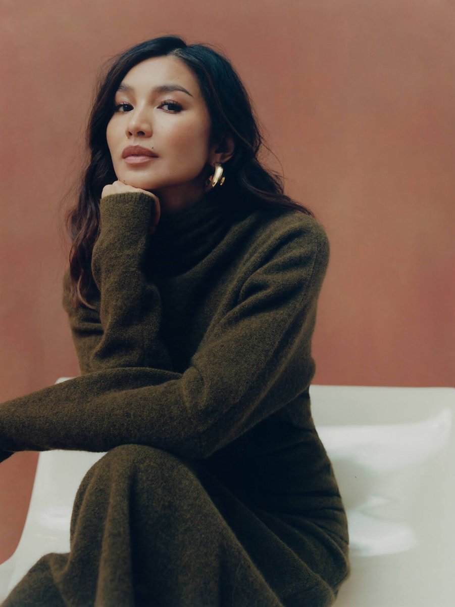 art8amby's tweet photo. #editorial "Superhuman" with #GemmaChan by #AnnieLai in #PorterMagazine Nov 01st, 2021, styling by #MarquessaWhyte. Hair and makeup by #NeilMoodie and #AlexBabsky, manicurist #MichelleClass. Art direction #MichaelKelly #art8amby #art8ambygram #art8ambycover #art8ambyeditorial https://t.co/SFH8kZ3NrV
