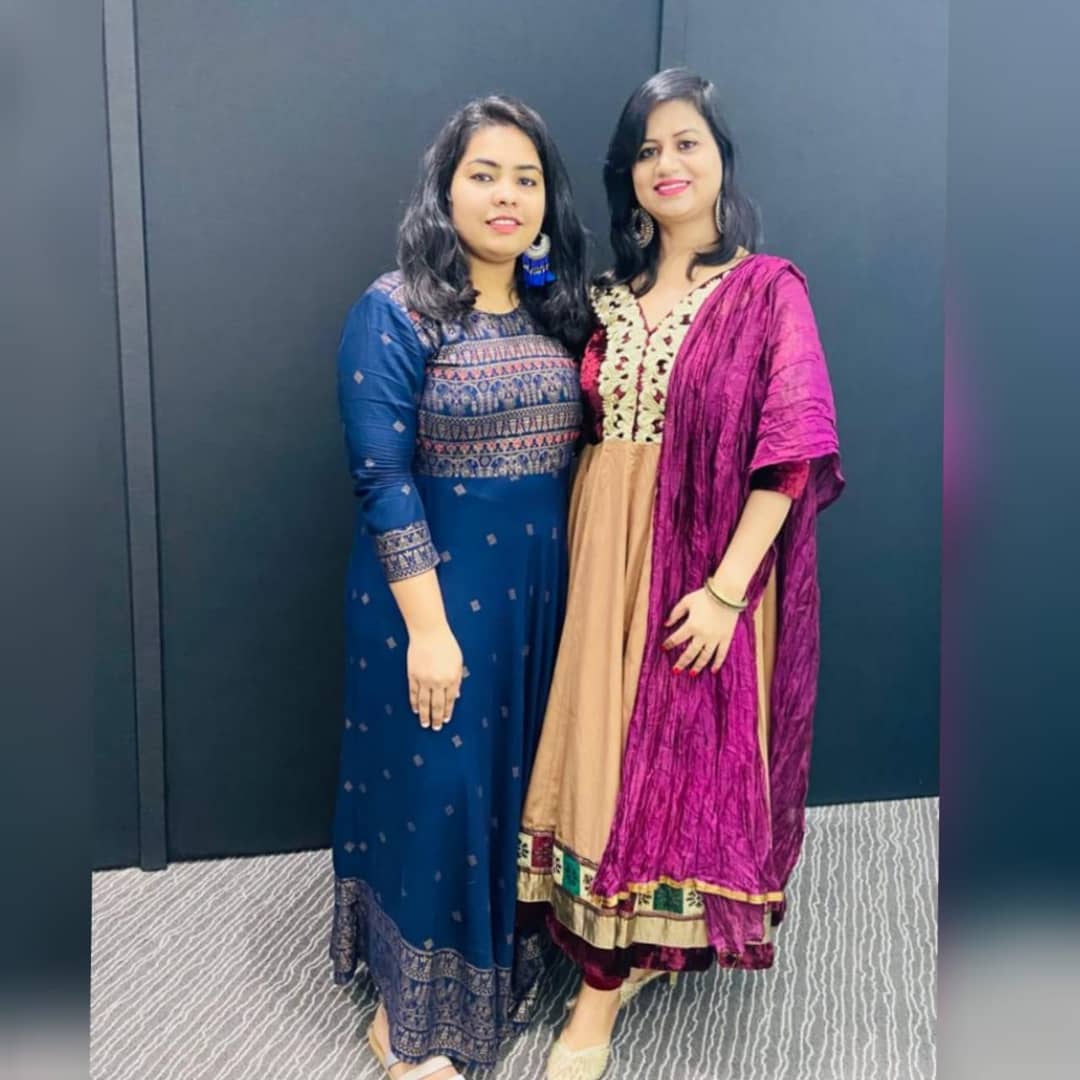 FamaTechnologiz's tweet photo. The spirit of the Diwali celebration turned out to be colorful and everyone enjoyed a moment of the celebration with gifts, diyas, rangoli, and delicious sweets with the team.
Happy Diwali to all🎉🎊
#diwalicelebration #happydiwali🎉 #happydiwali2021 #famatechnologies https://t.co/e660Ni7wWz