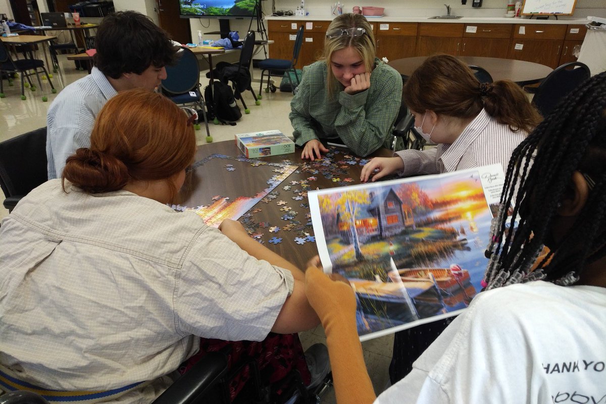 atcrockhillsc's tweet photo. Clinical Studies #CNAcertification #OneTeamOneMissionOneRockHill "Residents" doing jig saw puzzle activity today. #CollegeCareerReady #FutureHealthCareWorkers @SPHSstallions @NHS_Trojans @RHHSGuidance @OzzieAhl2 #FullSTEAMahead https://t.co/FnRnOb3h69