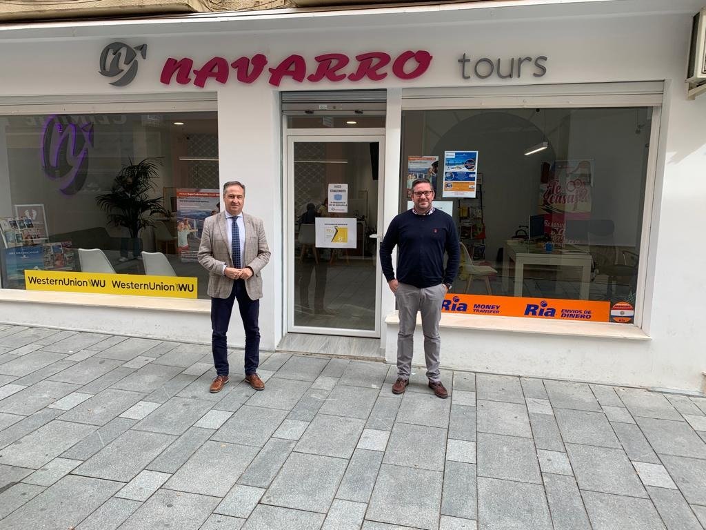 TurismoAND's tweet photo. 💪🏻Apostamos por la #digitalización del sector turístico en #Córdoba.
💰Destinamos 15.000€ a una app de reservas para modernizar la gestión de la agencia de viajes Navarro Tours de #Baena.
📍DT @AngelPimentel_ ha visitado el establecimiento beneficiario de las #ayudas #Pymetic https://t.co/kCCtafazbs